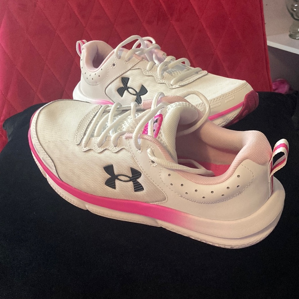 Under Armour Sneakers NWOT